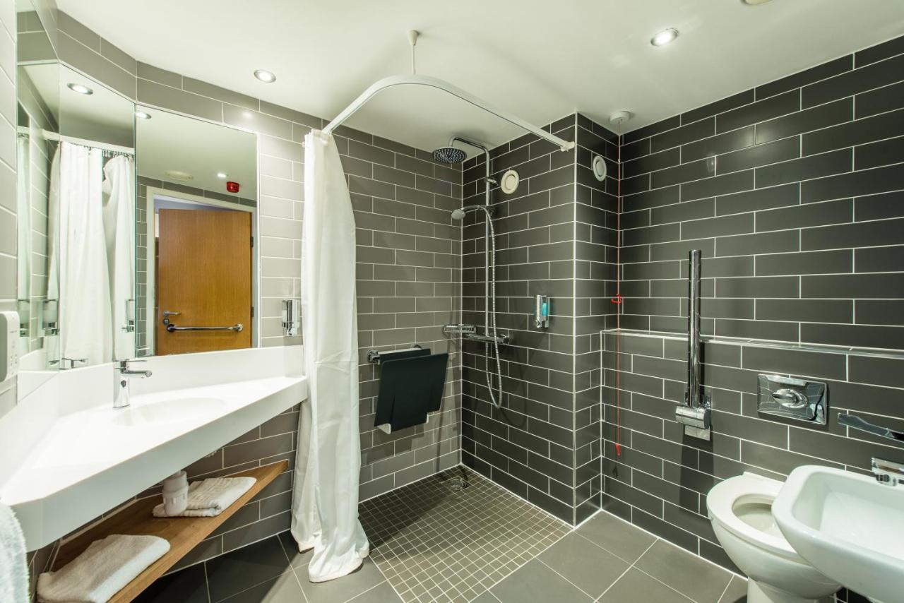 Holiday Inn Express Strathclyde Park M74, Jct 5 By Ihg Motherwell Buitenkant foto