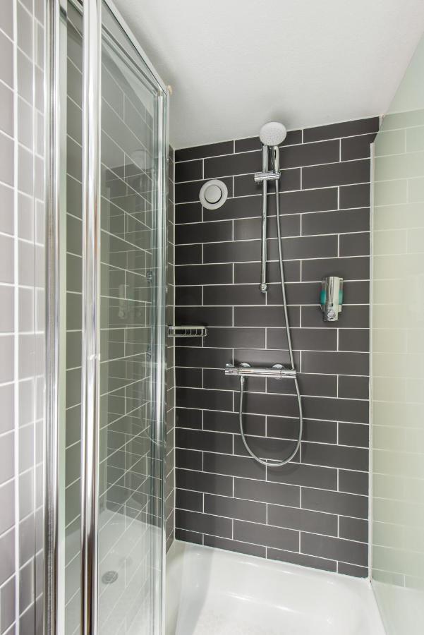 Holiday Inn Express Strathclyde Park M74, Jct 5 By Ihg Motherwell Buitenkant foto