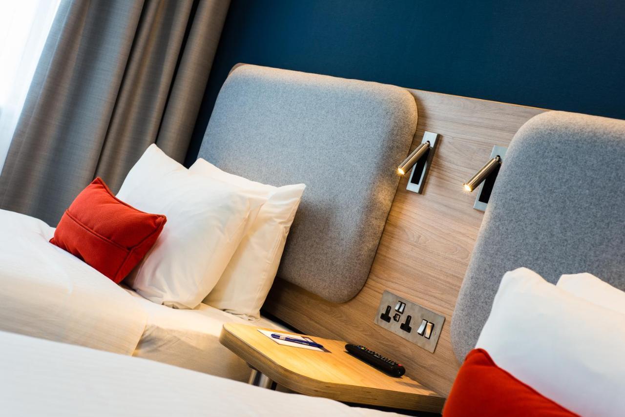 Holiday Inn Express Strathclyde Park M74, Jct 5 By Ihg Motherwell Buitenkant foto