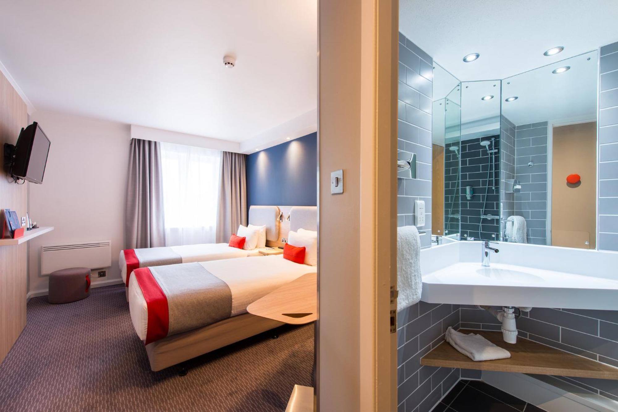 Holiday Inn Express Strathclyde Park M74, Jct 5 By Ihg Motherwell Buitenkant foto