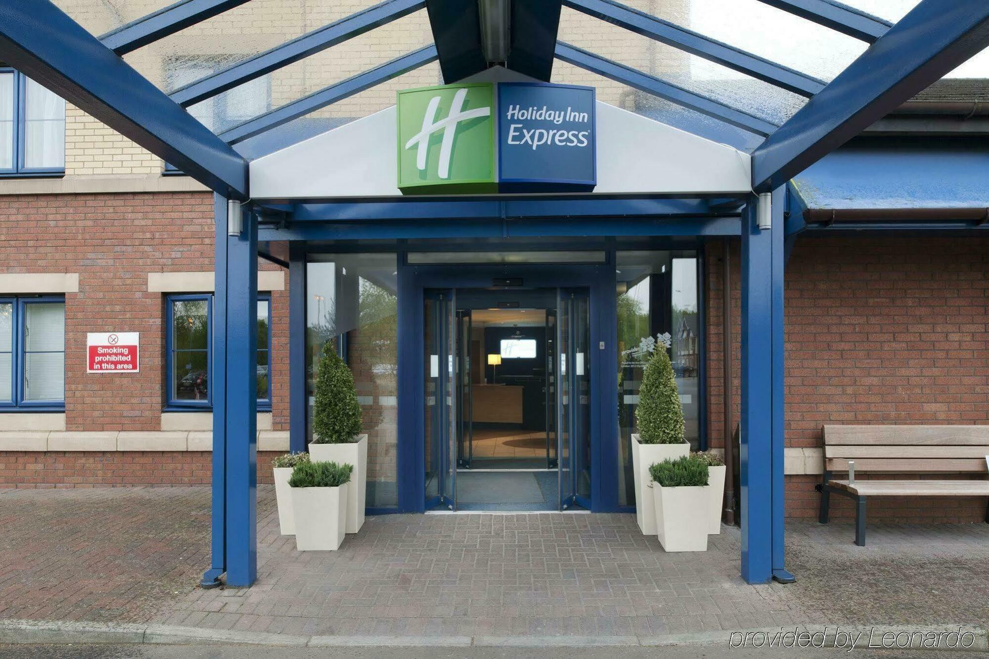 Holiday Inn Express Strathclyde Park M74, Jct 5 By Ihg Motherwell Buitenkant foto